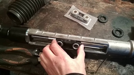 Особенности и этапы самостоятельного ремонта рулевой рейки: этапы и советы