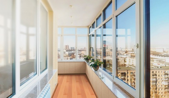 Остекление для большой лоджии: способы и варианты