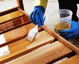 Какой лак лучше для древесины?