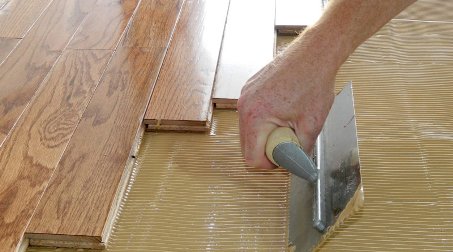 Клей для паркета: особенности и виды