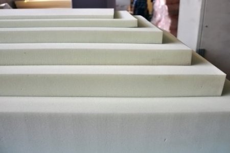 Поролон листовой: применение и свойства