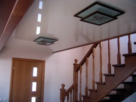 Натяжные потолки на даче: достоинства покрытия и практические рекомендации по монтажу