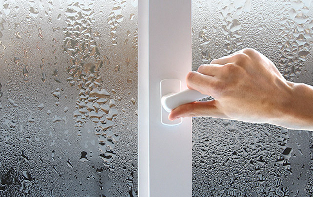 Почему потеют пластиковые окна?