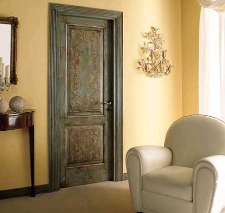 Как самостоятельно установить двери из массива дерева