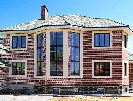 Остекление загородного дома: виды остекления и в чем преимущества каждого