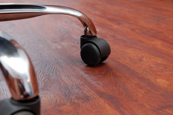 Плитка ПВХ - современное покрытие для пола