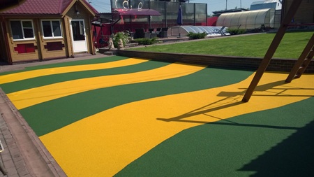 Покрытия из резиновой крошки: виды, сравнение и преимущества материала