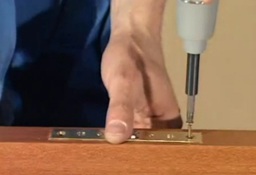 Ремонтируем двери самостоятельно