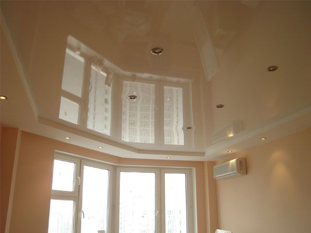 Советы по уходу за натяжными потолками