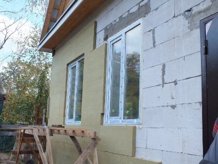 Утепление дома из газобетона: виды теплоизоляционных материалов и их особенности