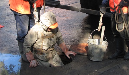 Какой должна быть защитная экипировка при работе со сточными водами: требования и особенности