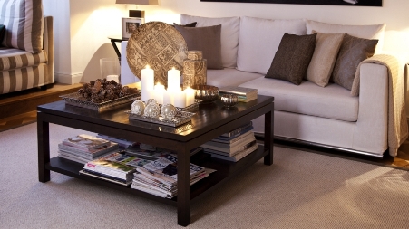Журнальный столик в гостиную: особенности выбора, типы, материал изготовления и форма