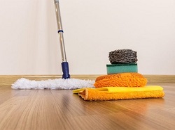 Способы очистки покрытия и правила ухода за ламинатом