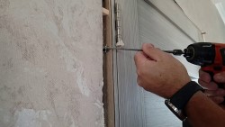 Как осуществляется установка межкомнатной двери в газобетон: правила работы