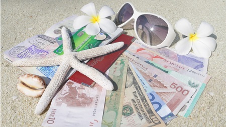Доллар или евро, с какой валютой поехать отдыхать: идеи, сравнение и особенности