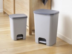 Выбираем мусорное ведро: каким требованиям оно должно соответствовать