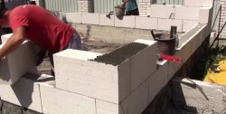 Технология возведения стен из газоблоков и правила работы