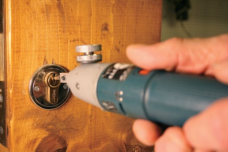 Как действовать при потере ключей: действия и этапы вскрытия замка