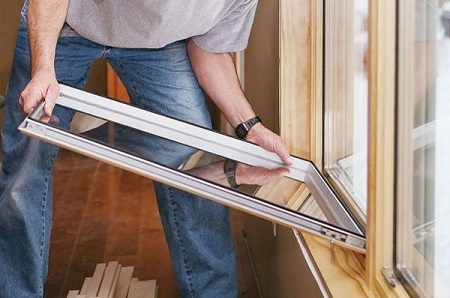 Когда необходима замена стеклопакета на пластиковом окне: рекомендации и этапы