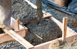 Как осуществляется заливка фундамента: перечень основных правил